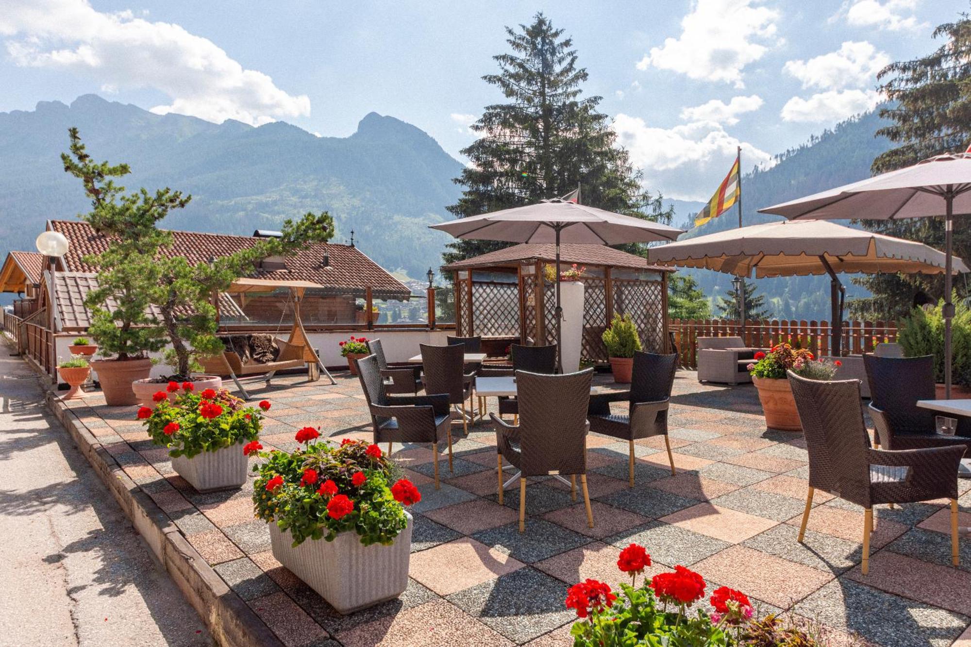 Monza Dolomites Hotel Moena Exterior photo
